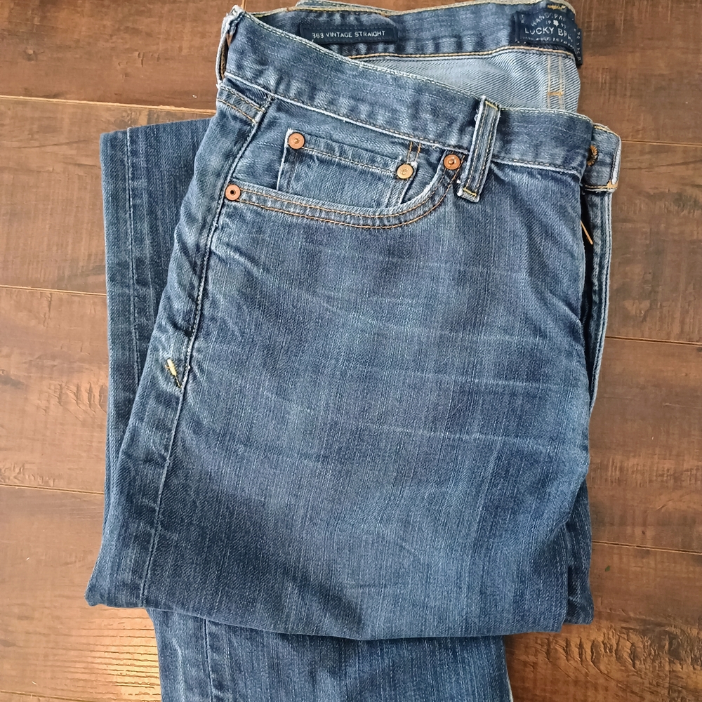 Lucky Brand Blue Jeans- 363 Vintage Straight 32x32